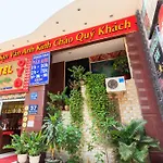 OYO 476 Van Anh Hotel