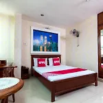 OYO 476 Van Anh Hotel