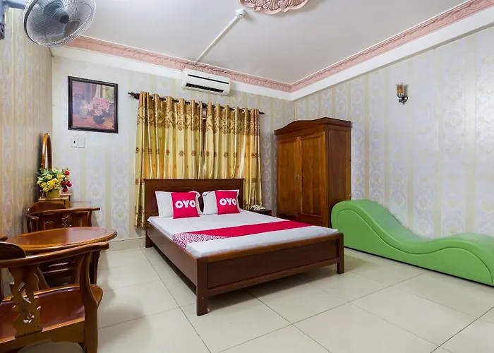 OYO 476 Van Anh Hotel